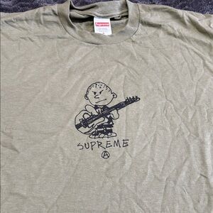 Sale Supreme graphic logo, Charlie Brown graphic size medium brand new no tags